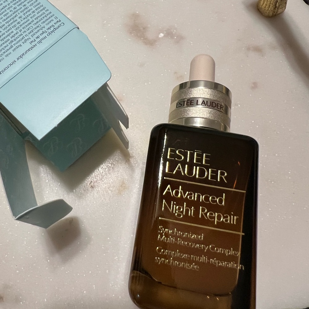 Estée Lauder advanced night repair serum